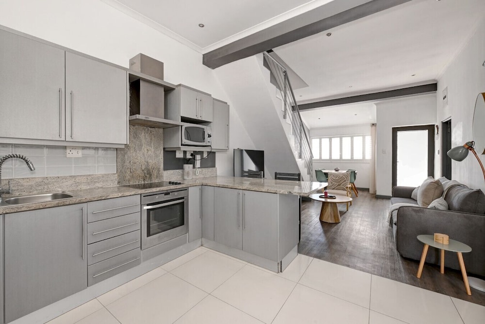 Two Bedroom Sea Point Secure House