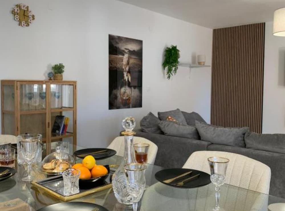 Luxury Apartment Ivo With Jacuzzi Near the Beach