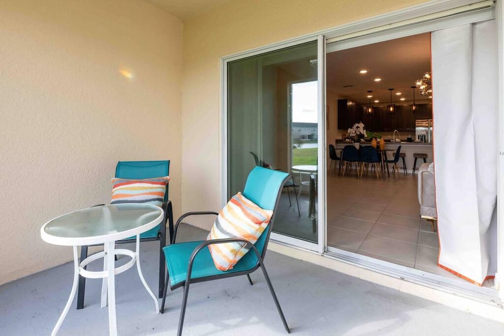 Designer Decorated-3 Bedroom Near Disney