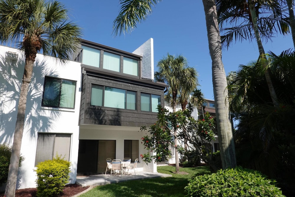 Dolphin s Delight in Manasota Key view 5