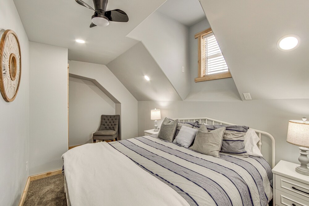 Family Home w/ Mountain Views in Circleville!