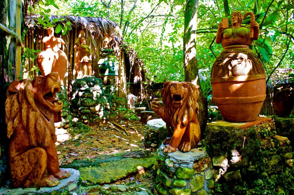 Great Huts - Photo 17