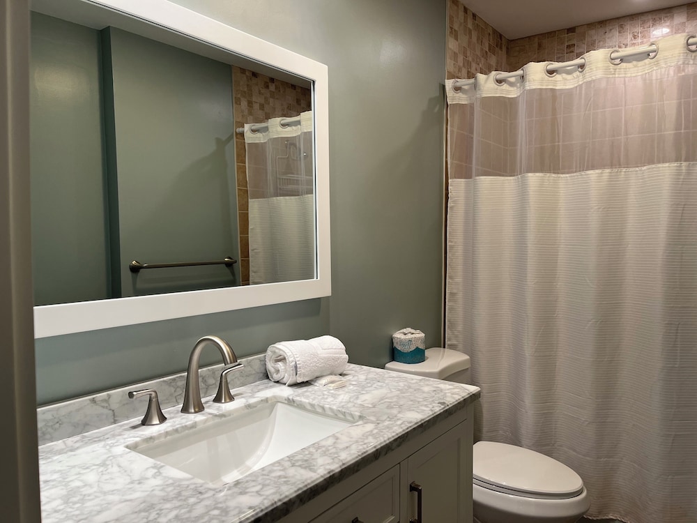 1259 Harbour Town Club at The Sea Pines Resort