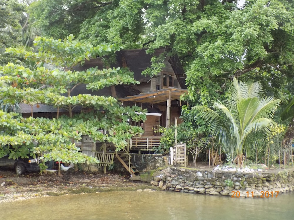 Treehouse Bungalow