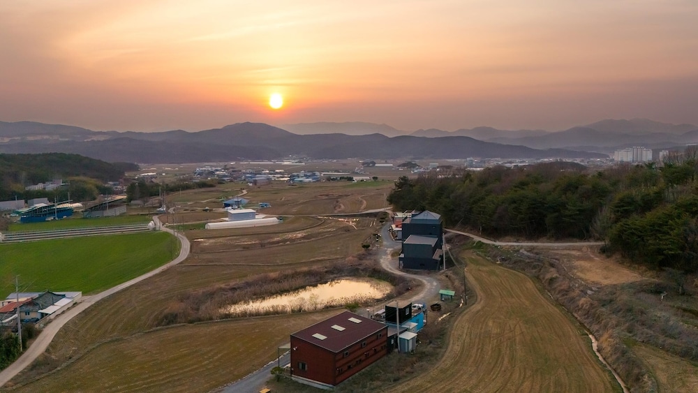 Gyeongju Jayeon Pension view 3