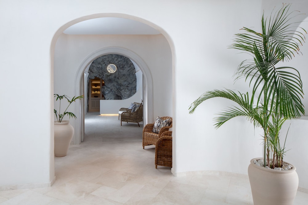 Anantara Santorini Abu Dhabi Retreat - Adults Only