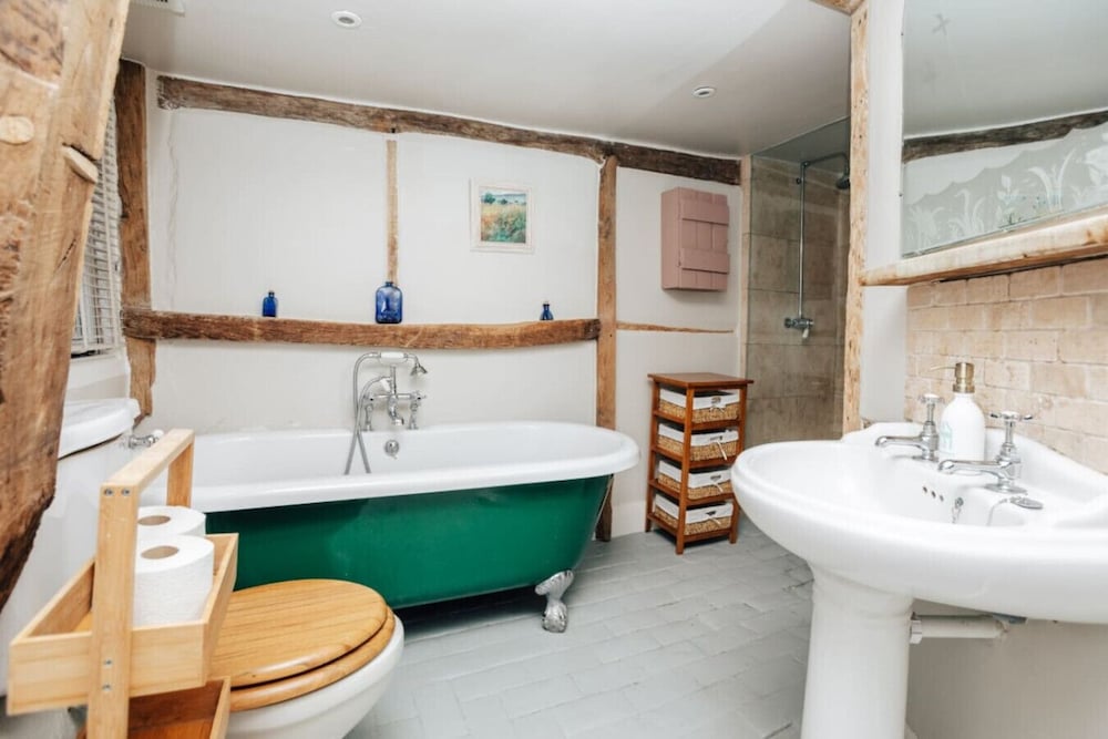 Antelope Cottage - Rural Pet Friendly Cottage