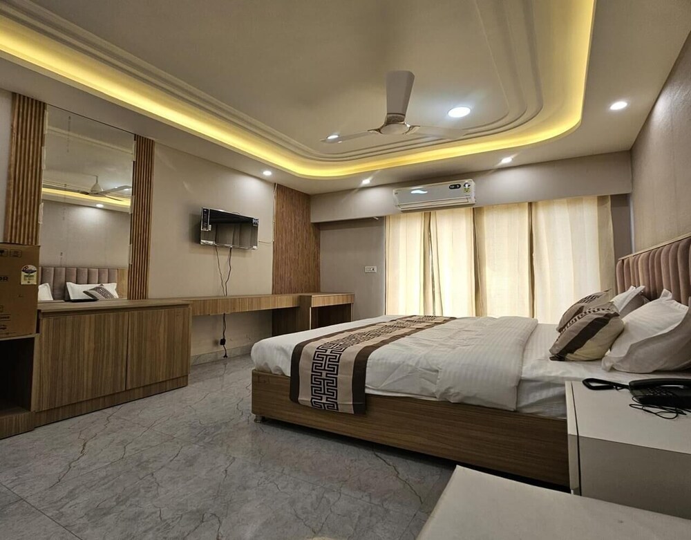 Hotel Mandakini Shri Sadhna