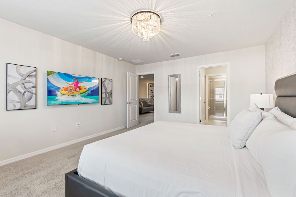 1287 Blue Paradise Way