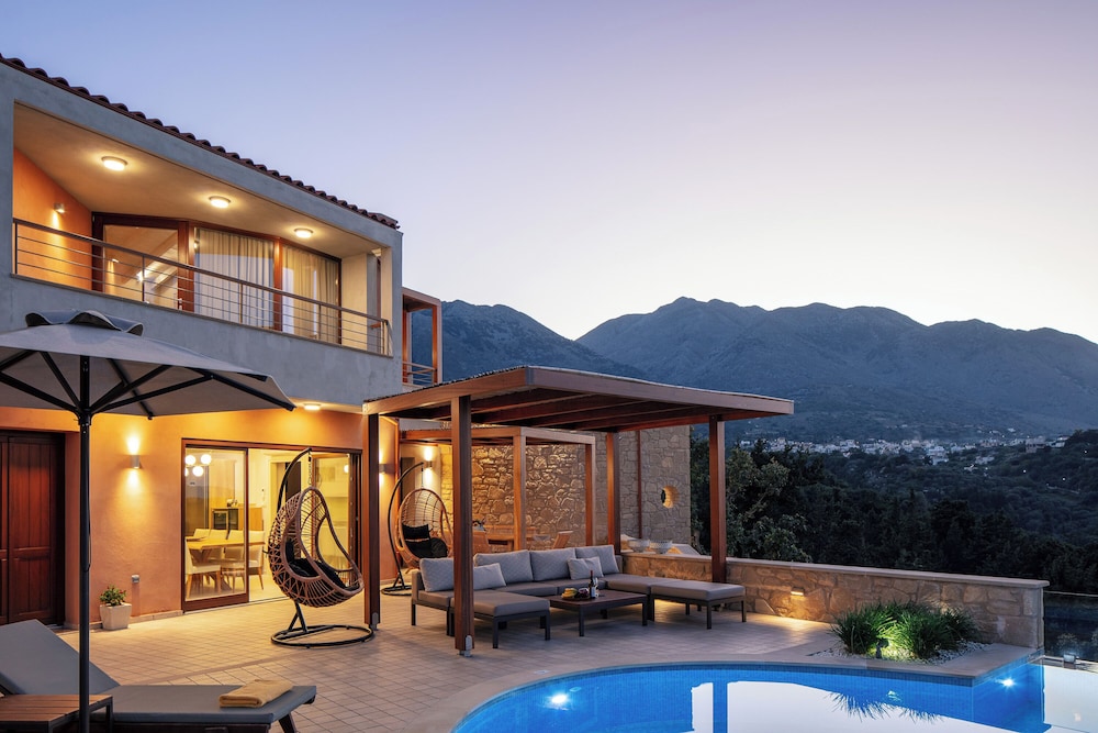 Vardina Villa