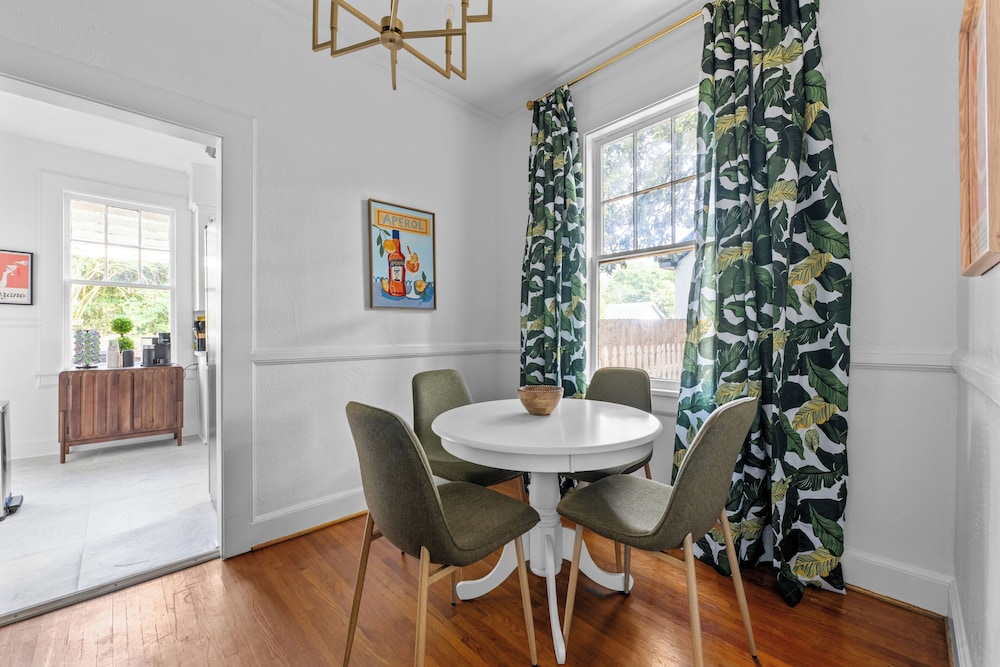 Stylish 3BR Retreat w Porch and garden