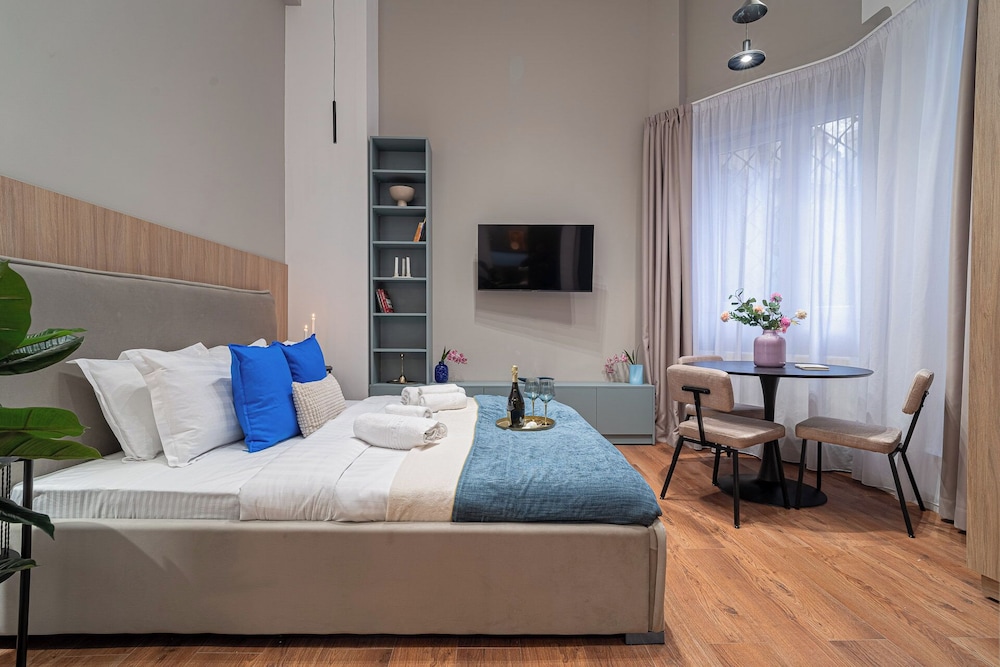 Trendy & Private City Studios Near Cismigiu & Calea Victoriei