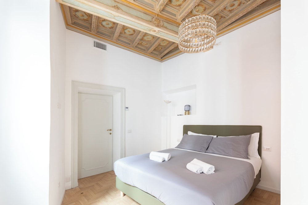 City Center- Modern and Bright apartment