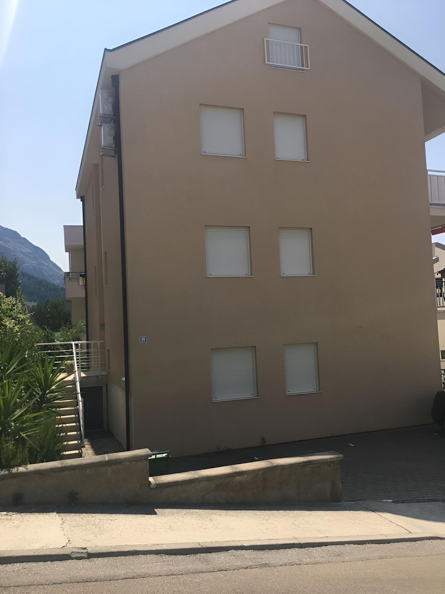 Zdrave - Free Parking - A1 view 5