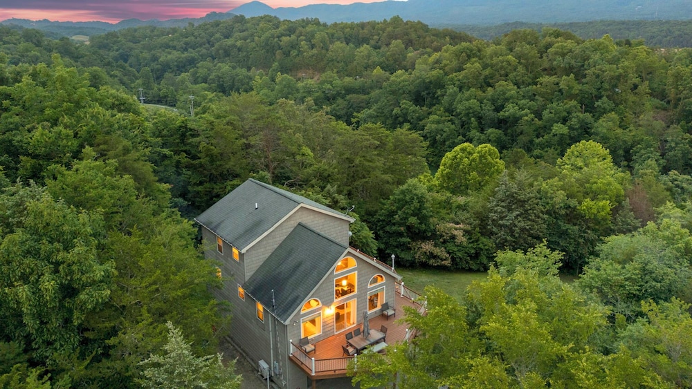 Cozy 3BR Lake Access w Sauna