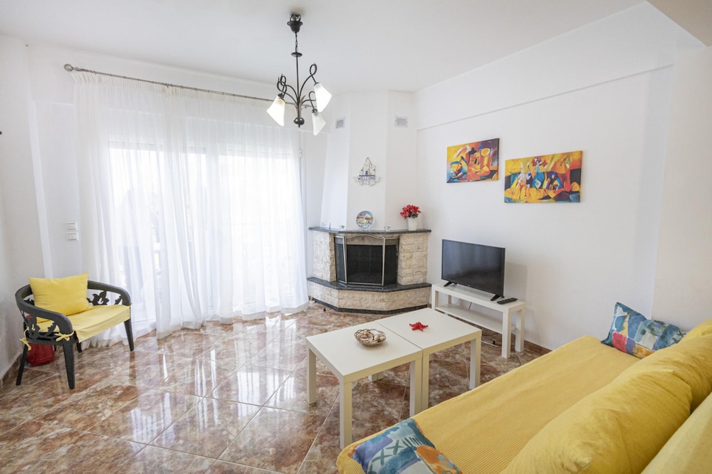Thalia Maisonette No 5 by Travel Pro Services view 3