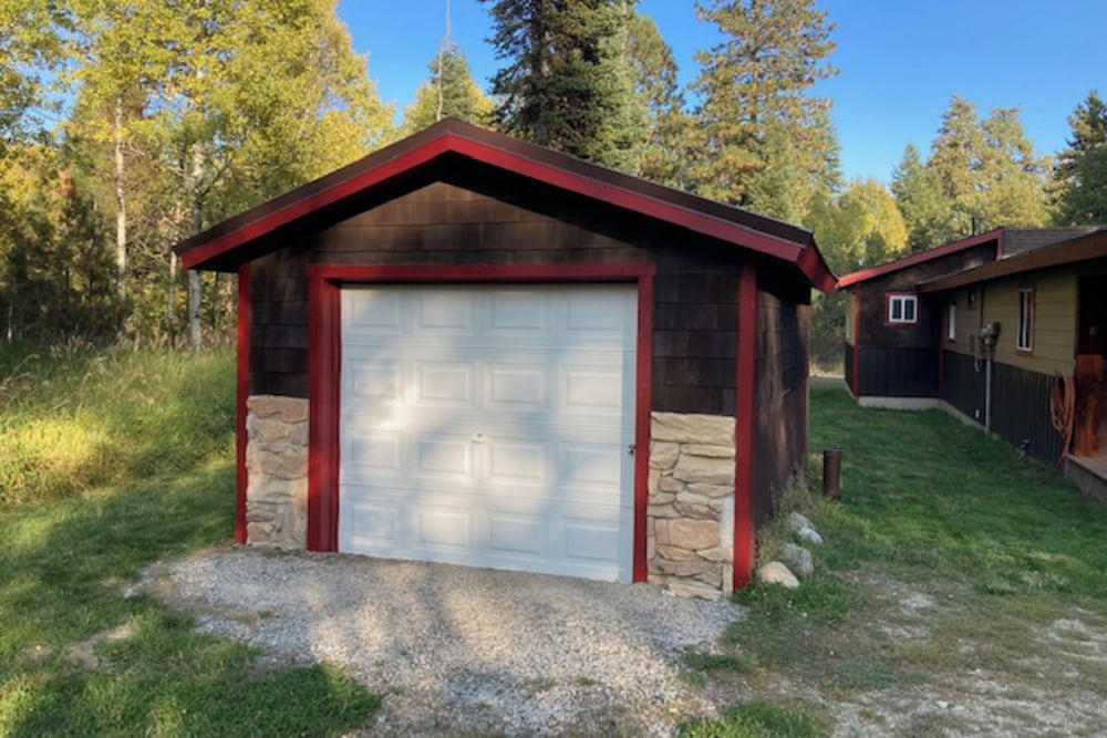 3BR House Near Skiing w/ Hot Tub