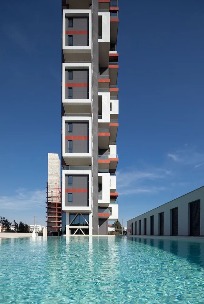 128 LIM - 2106 Stay Only Tower Suite