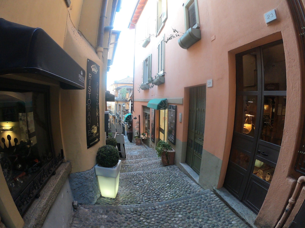 Photo 32