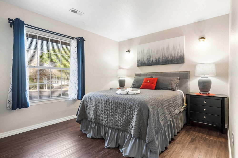 Cozy Escape Stay for 4