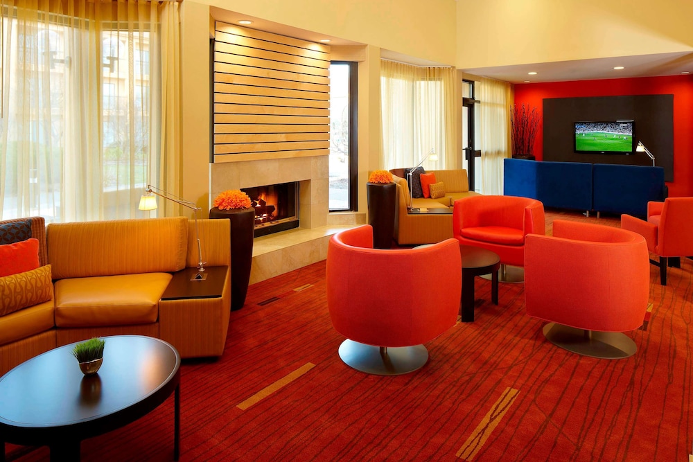 Spark by Hiton Bettendorf Quad Cities view 5