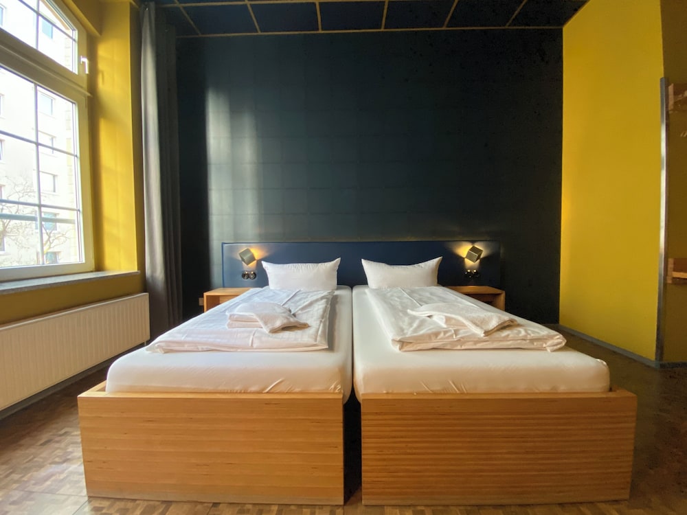Singer109 Hostel