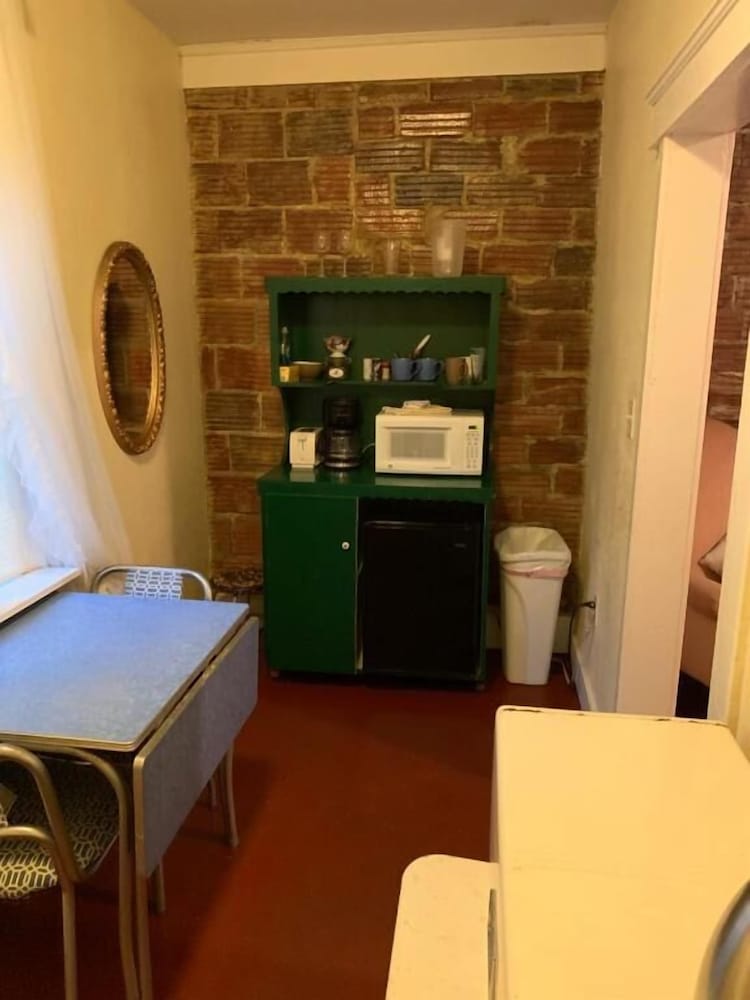 Historic Whiting Hotel Suites - Property Image 89