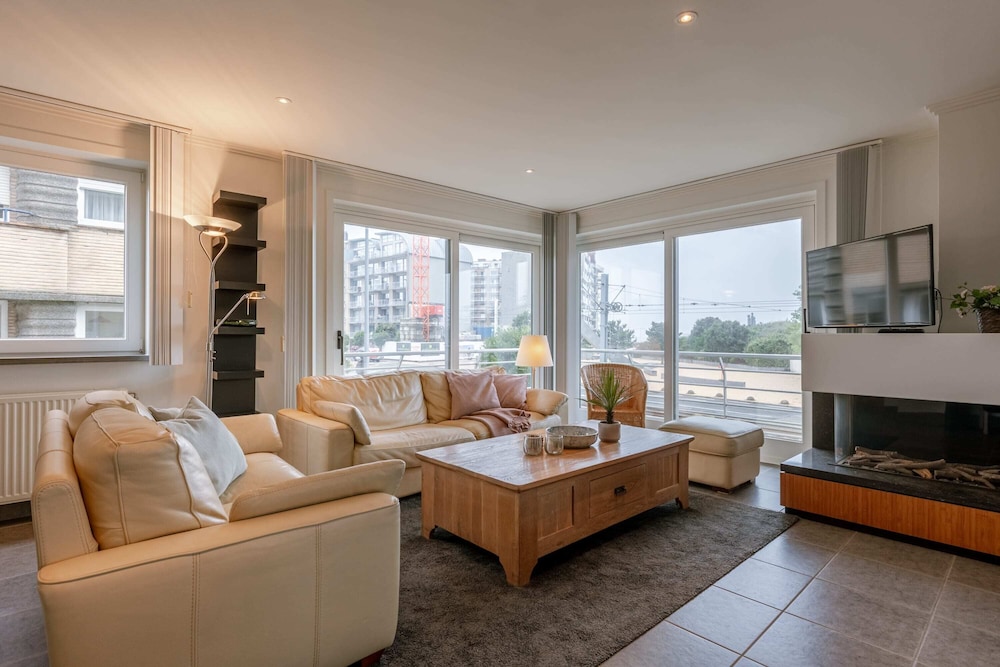 Huswell - Family Apartment With Parking