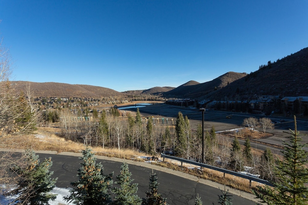 Trail's End Lodge at Deer Valley Resort - One Bedroom Residence with Spa #305 1 Condo