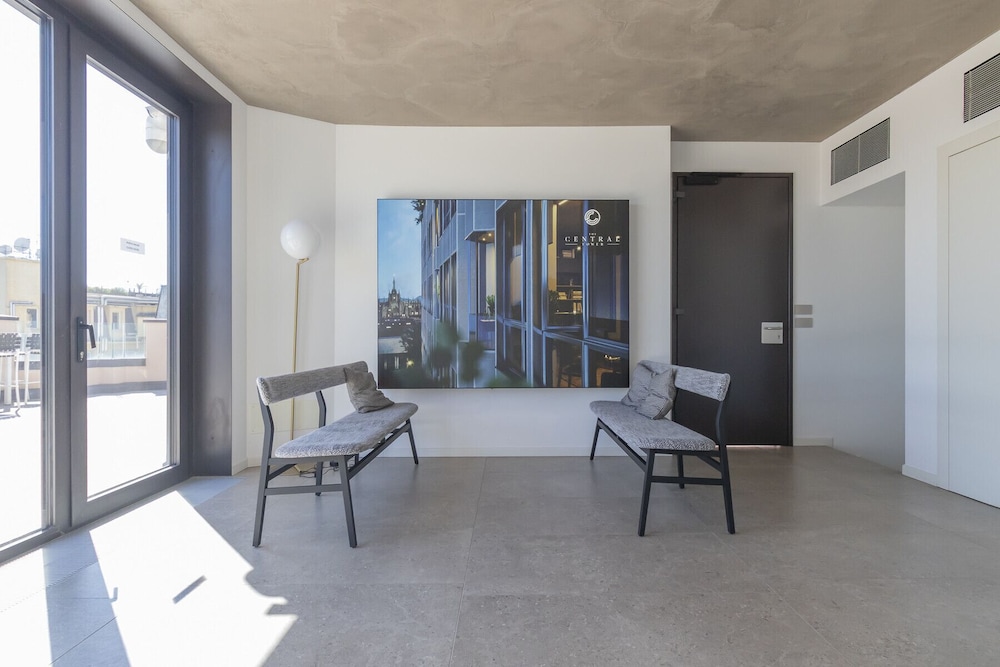 San Babila Central Tower by Rentopolis - High-end 1bdr with panoramic terrace overlooking Duomo