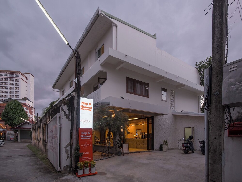 Nap & Nomad Hostel Tha Phae Gate