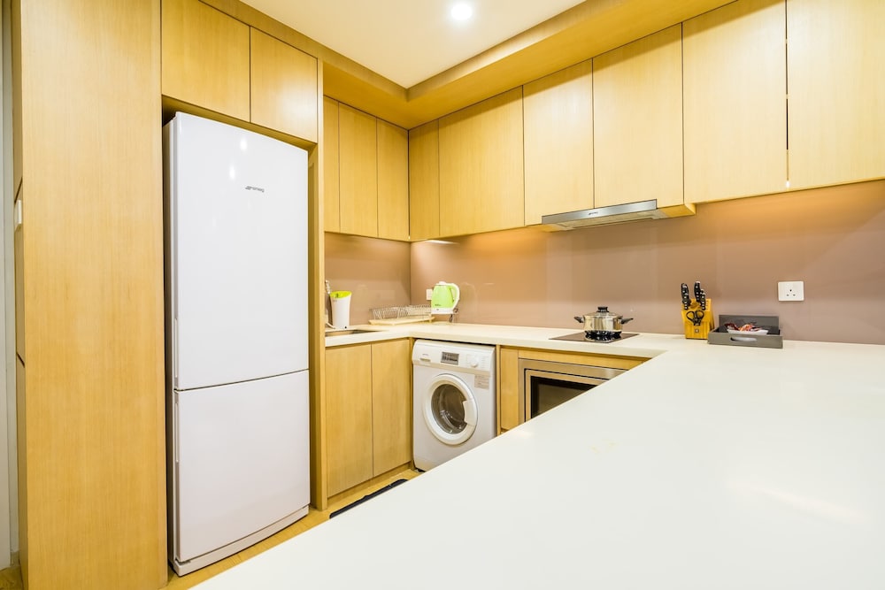188 Luxury Suites by Plush