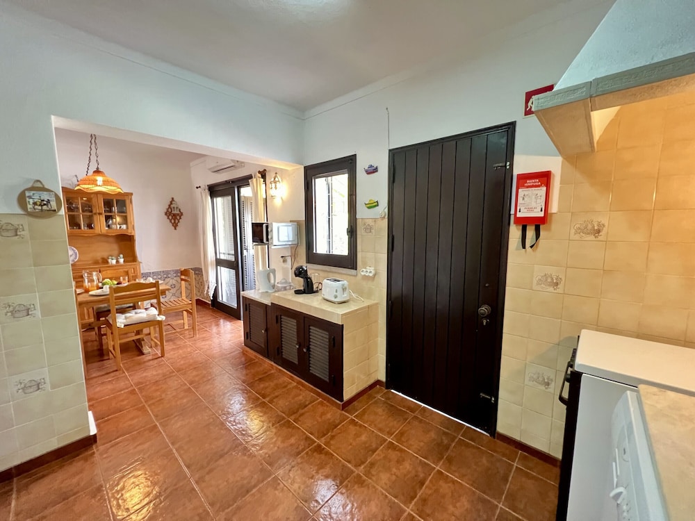 Tavira Traditional Villa by Homing