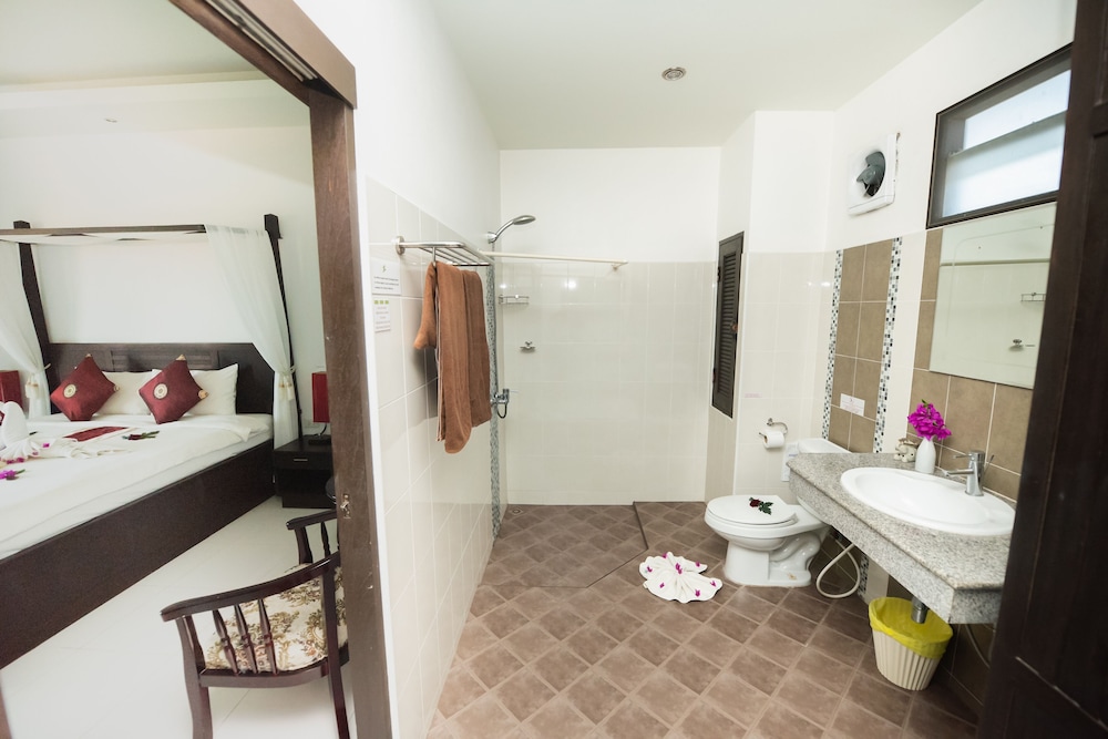 Phuket Monaburi Boutique Hotel