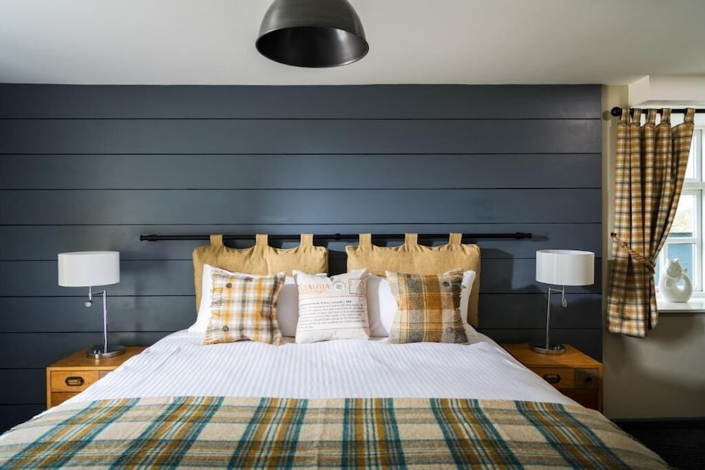 Lifeboat Inn view 4