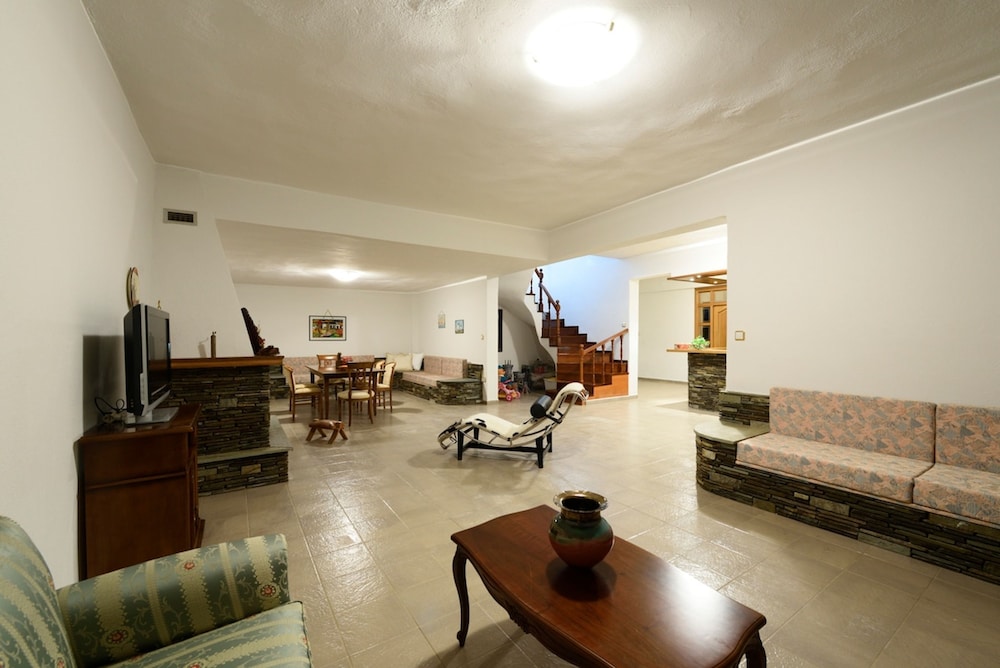 Escape Villa in Melissochori