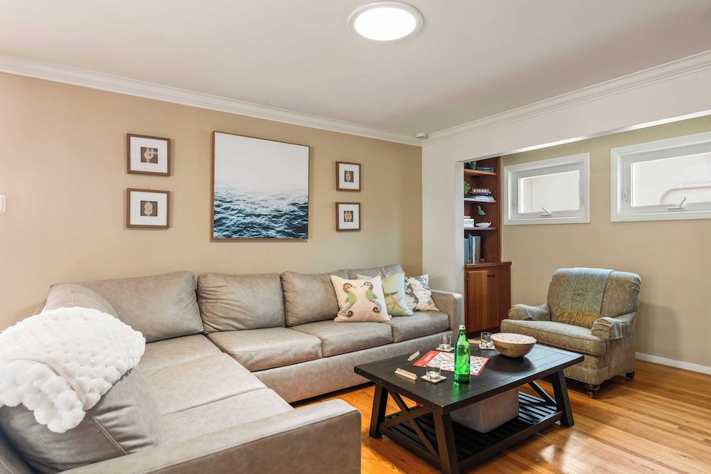 Point Loma Home w/ Putting Green, Firepit + Game Room & Beach Access Zola Street by Avantstay
