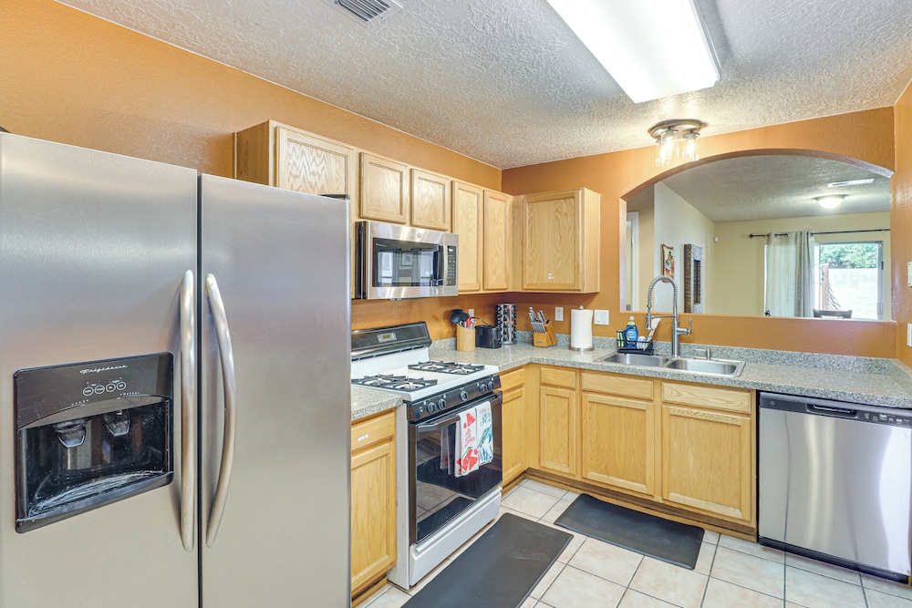 4 Mi to Old Town: Pet-friendly Home w/ Fenced Yard
