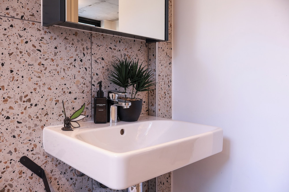 THREE43 on B - Fluent Serviced Apartments