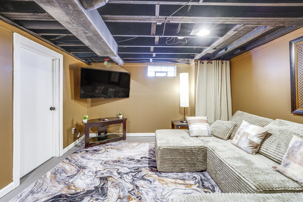 Game, Stay & Play: Family Home in Westland!