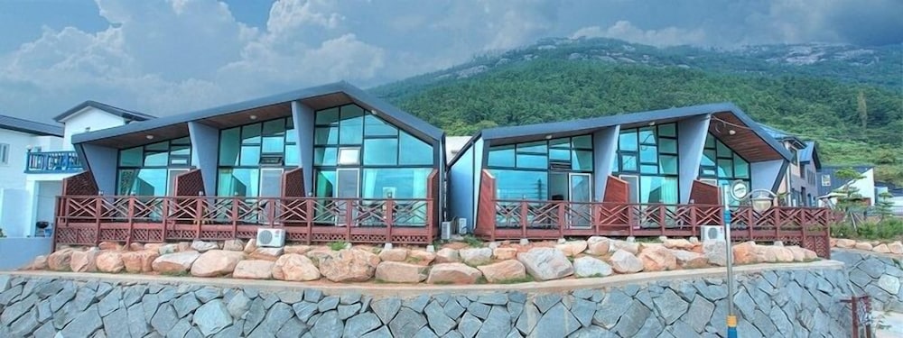 Healing View Pension