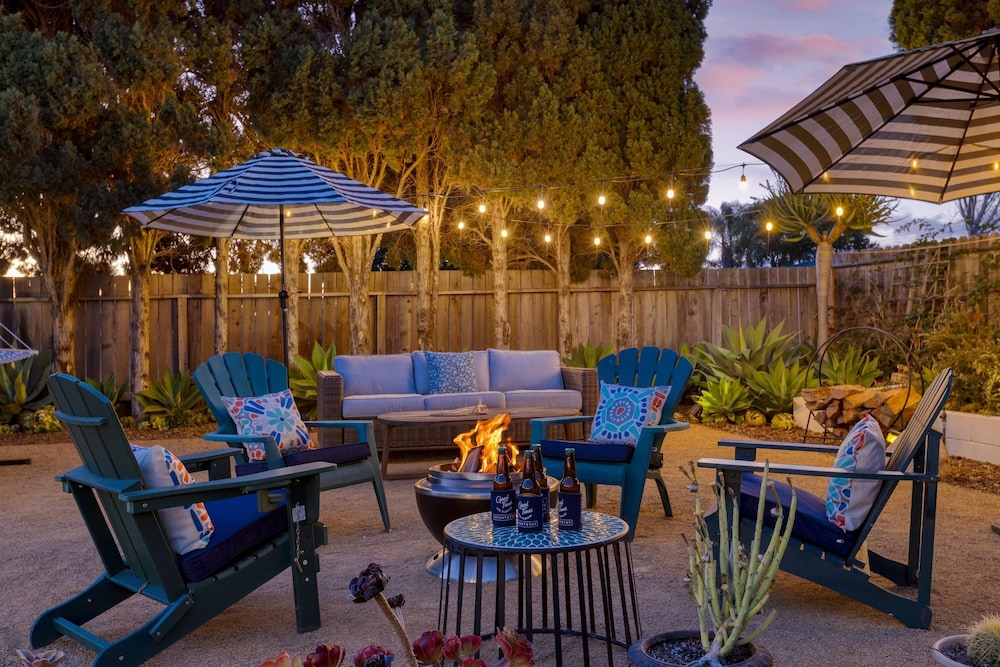 Hummingbird Haven by Avantstay Dog-friendly Near the Beach Huge Yard Hot Tub