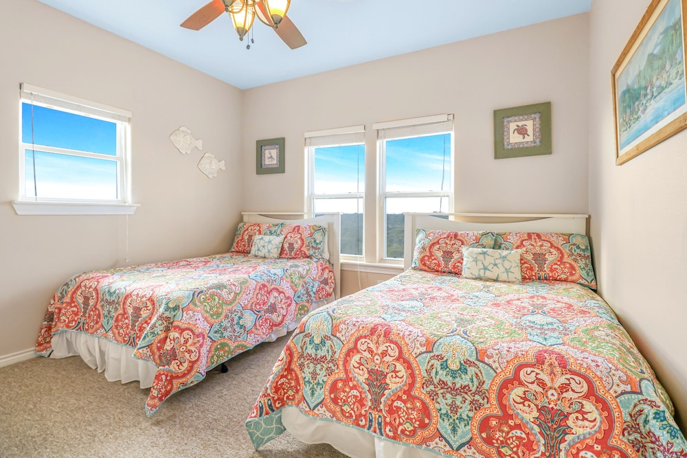 Out Of The Blue 5 Bedroom Home by RedAwning