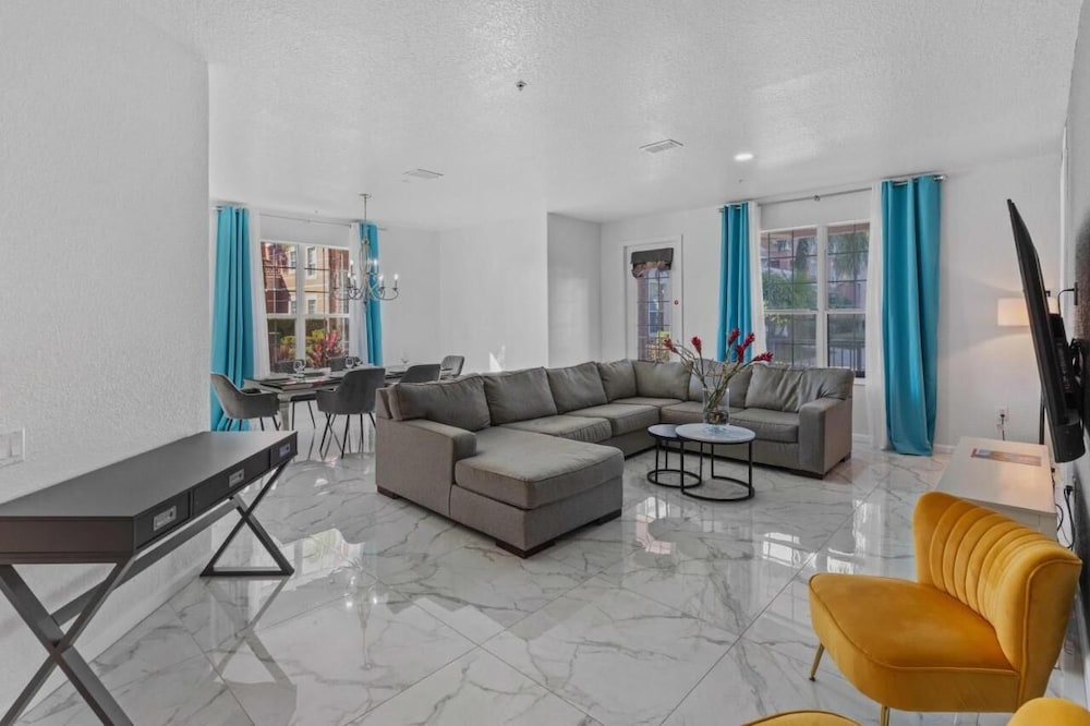 Vista Cay Swanky