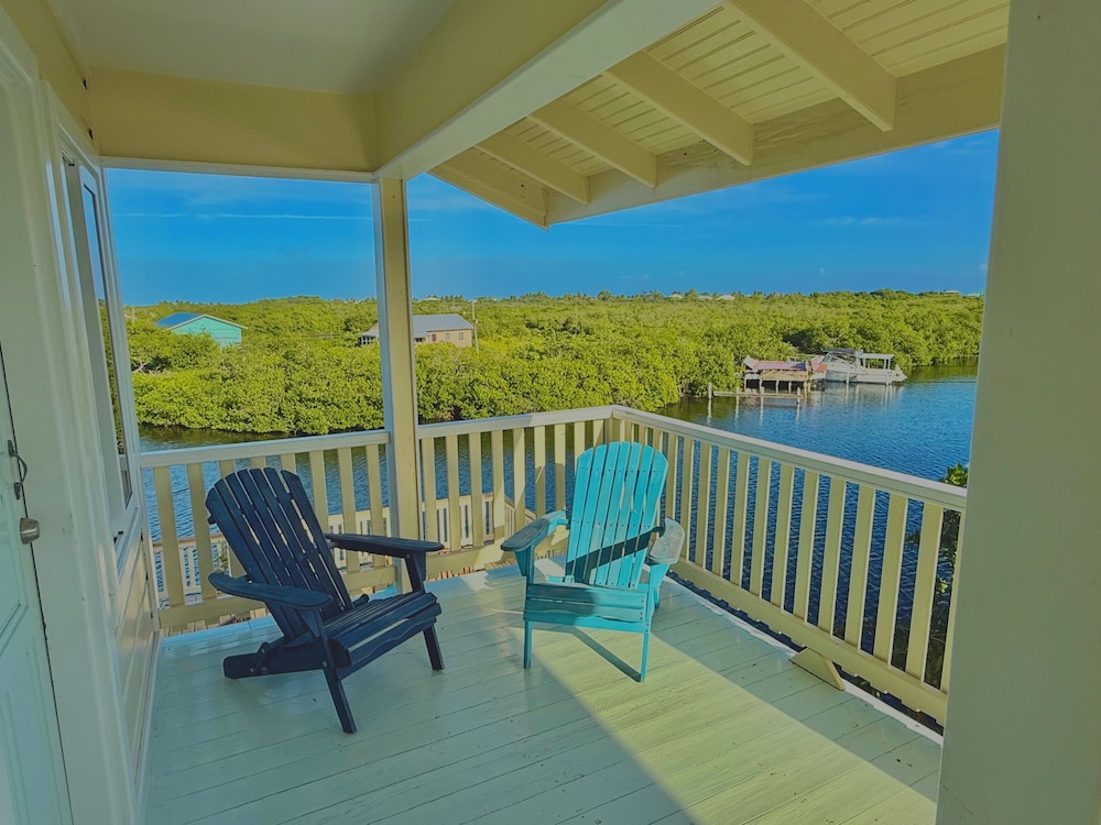 Utila Seabreeze Vacation Apartments