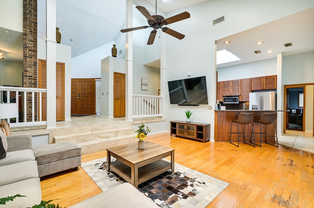 Tampa Vacations - Convenient Tampa Home: Lanai, Pool - Property Image 19