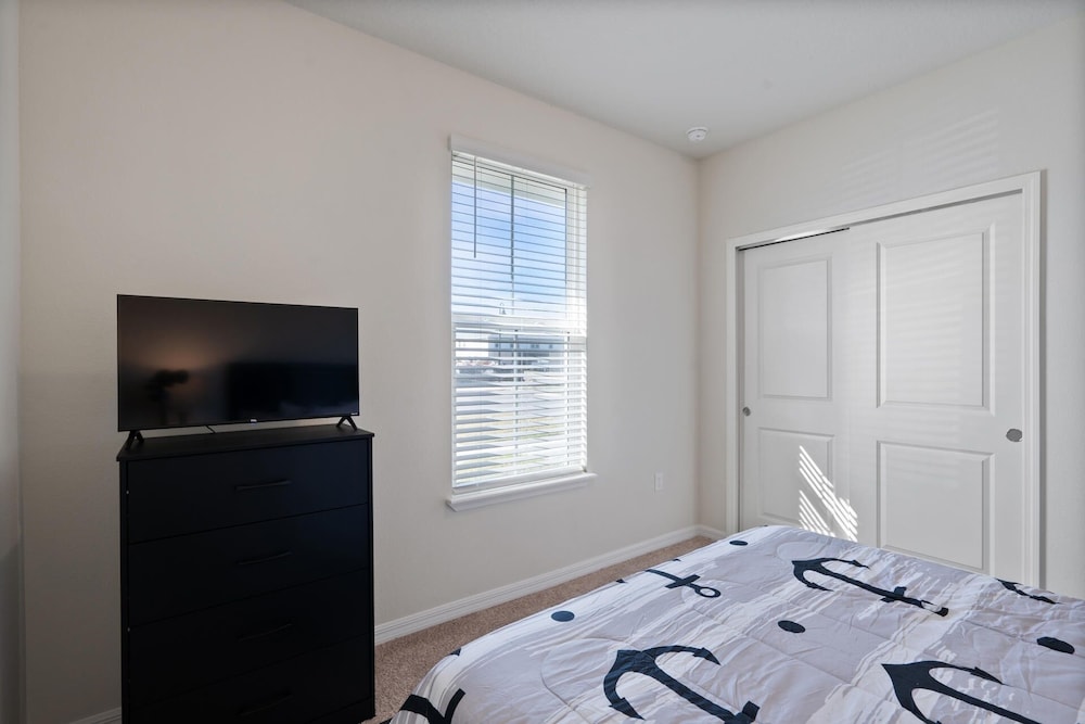 Windsor Cay Resort 5 Bedroom Townhome with Pool 5 Townhouse