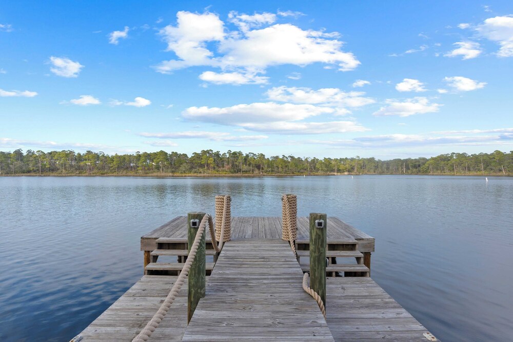 Near Inlet Beach Access&lake Powell, Pool, Patio Lounge G'day 30A by Avantstay