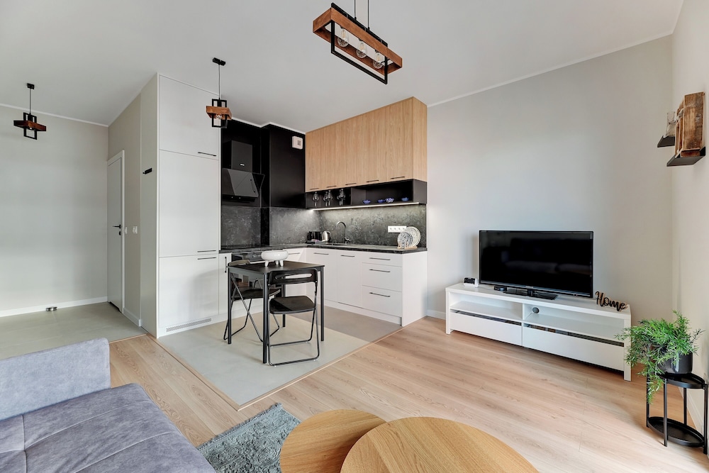 Doki Living & Foodhall by Downtown Apartments