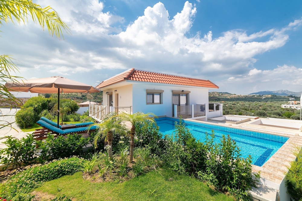 Kolymbia Dreams 3 Bedroom With Private Pool view 2